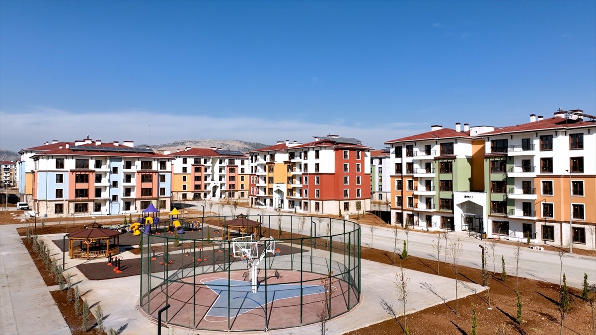 Çevre, Şehircilik ve İklim Değişikliği Bakanlığı, 6 Şubat depremlerinin ardından ağır hasar alan...