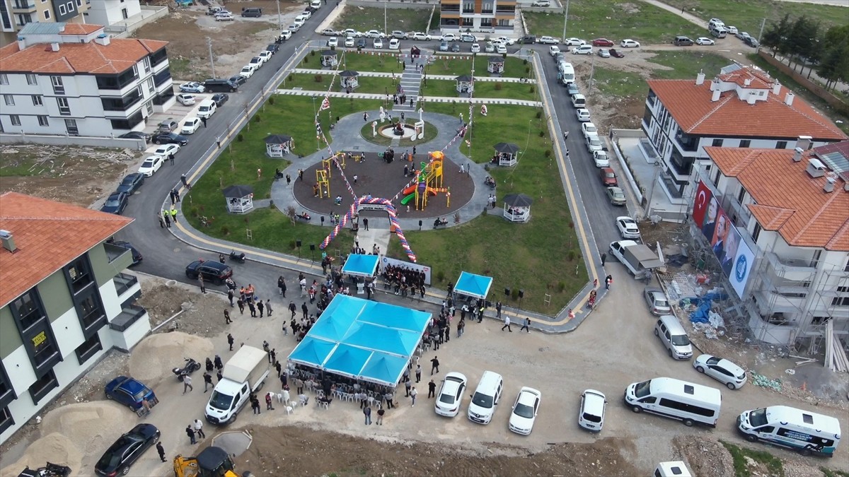Çorum Belediyesince inşa edilen müzik temalı parka, Batman'ın Kozluk ilçesinde PKK'lı...