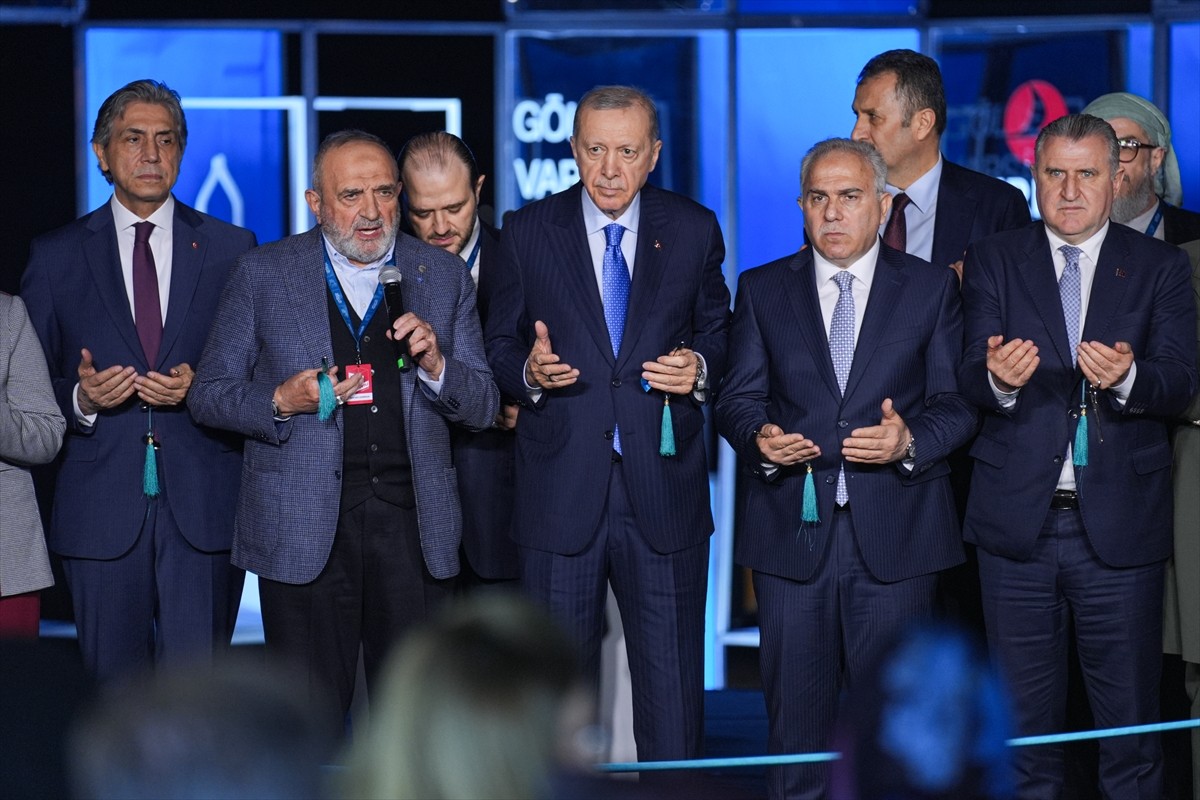 Cumhurbaşkanı Recep Tayyip Erdoğan, 3. Uluslararası Yeditepe Bienali açılış törenine katıldı....