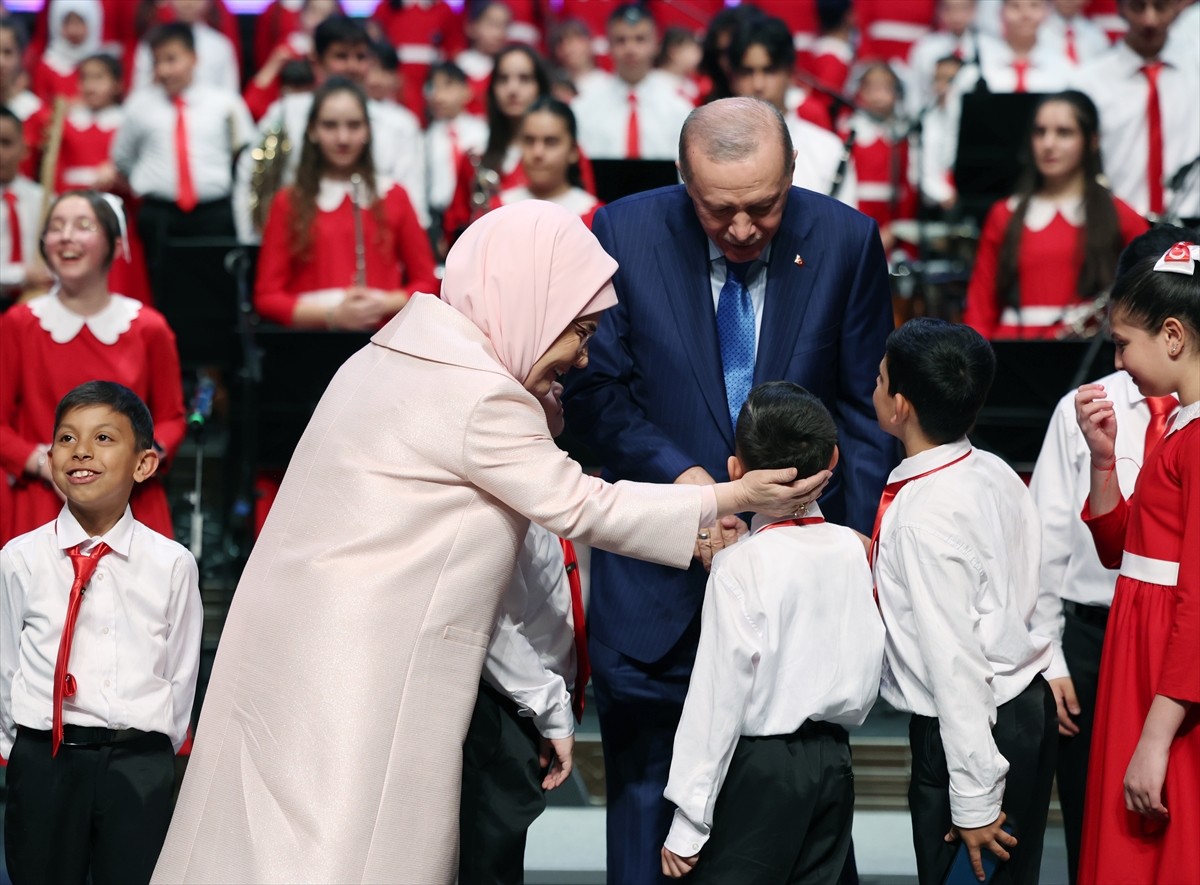 Cumhurbaşkanı Recep Tayyip Erdoğan, eşi Emine Erdoğan ile birlikte Beştepe Millet Kongre ve Kültür...