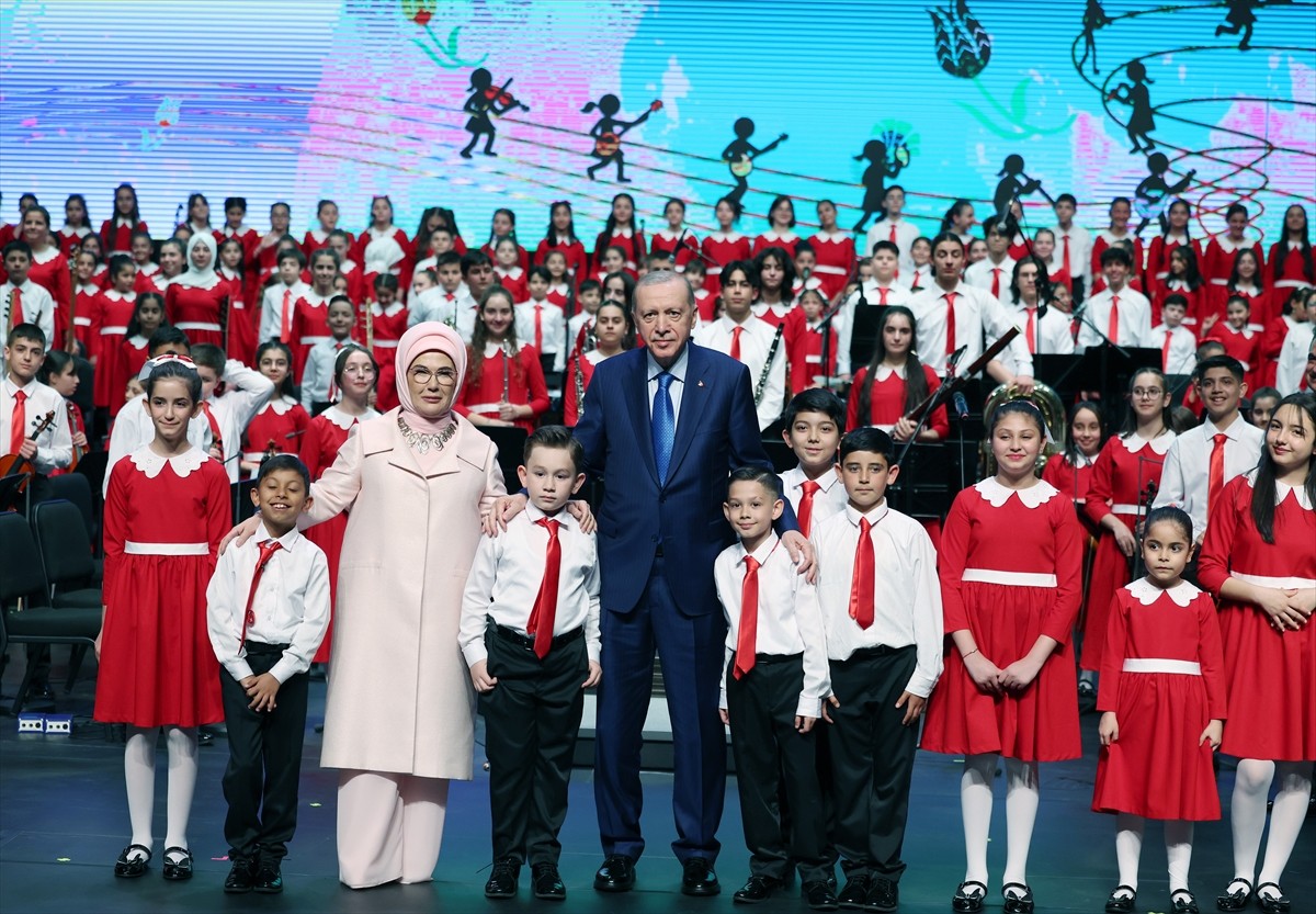 Cumhurbaşkanı Recep Tayyip Erdoğan, eşi Emine Erdoğan ile birlikte Beştepe Millet Kongre ve Kültür...