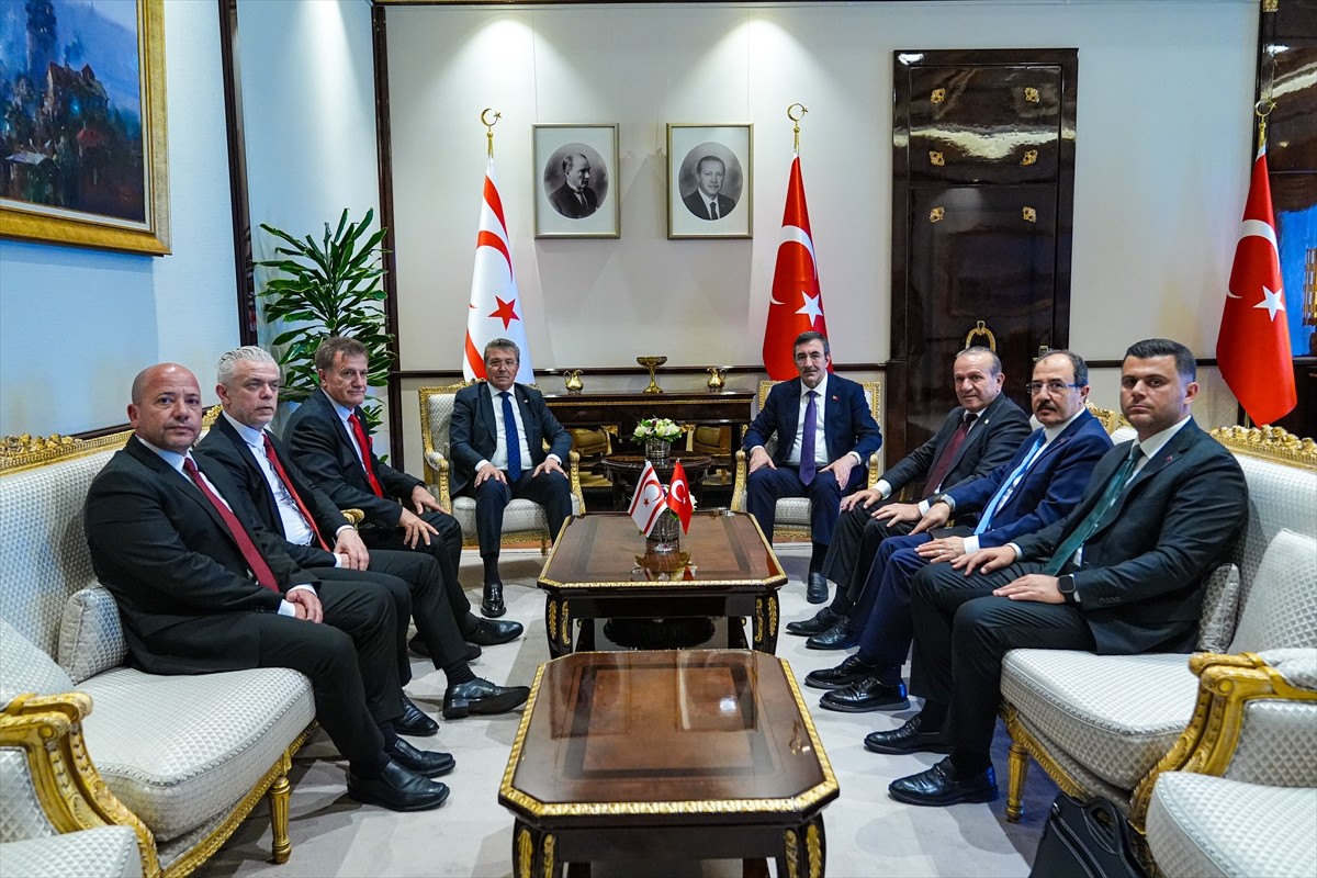 Cumhurbaşkanı Yardımcısı Cevdet Yılmaz, Cumhurbaşkanlığı Külliyesi'nde, Kuzey Kıbrıs Türk...