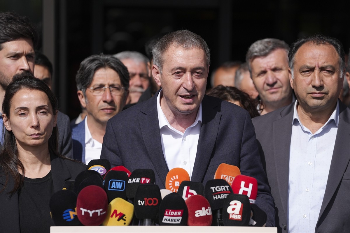 DEM Parti Eş Genel Başkanı Tuncer Bakırhan, TBMM Başkanvekili ve partilerinin İstanbul...