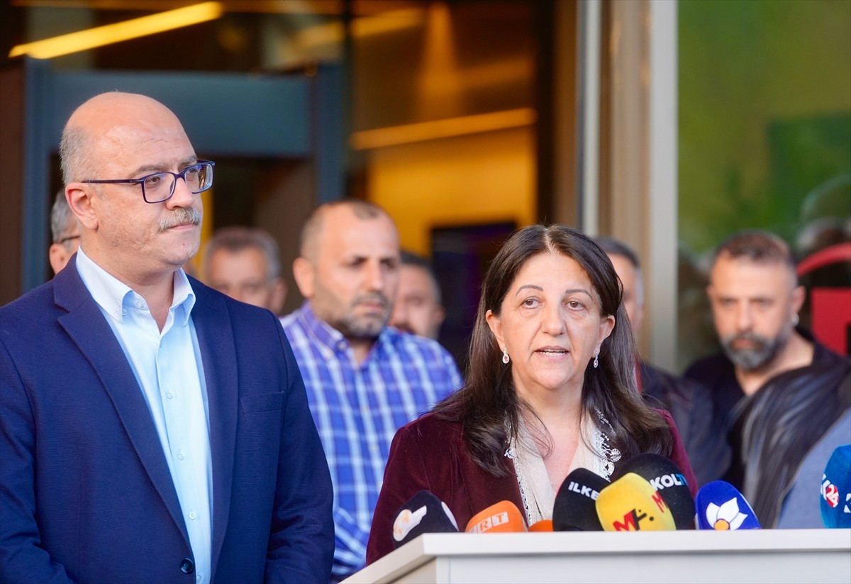 DEM Parti Van Milletvekili Pervin Buldan, İmralı'ya gerçekleştirdikleri ziyaret sonrasında, TBMM...