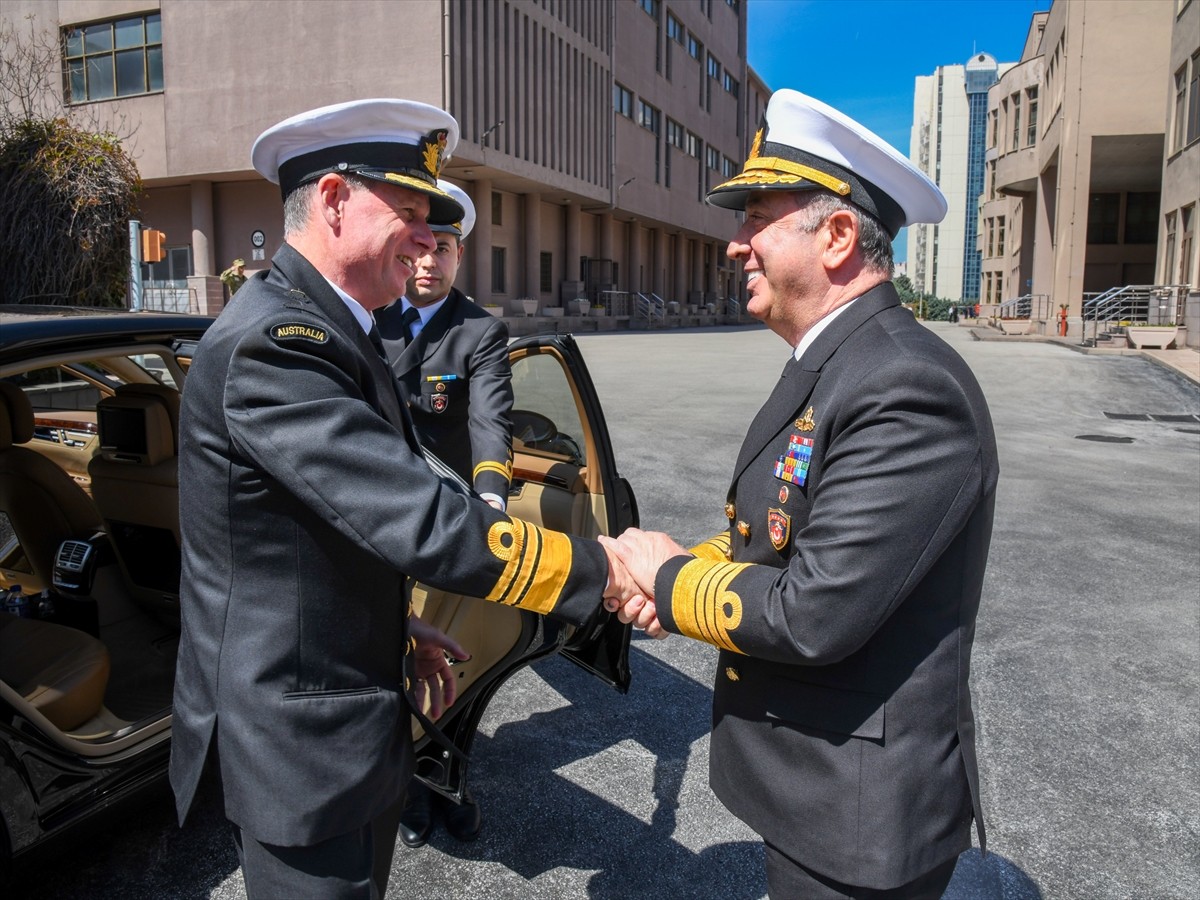 Deniz Kuvvetleri Komutanı Oramiral Ercüment Tatlıoğlu, resmi davetli olarak Türkiye’de bulunan...