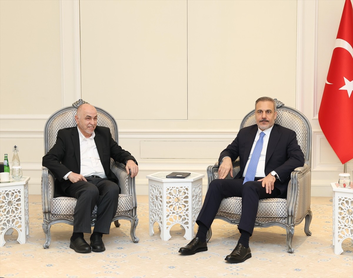 Dışişleri Bakanı Hakan Fidan, Hamas Şura Meclisi Başkanı Muhammed Derviş ve Hamas Siyasi Büro...