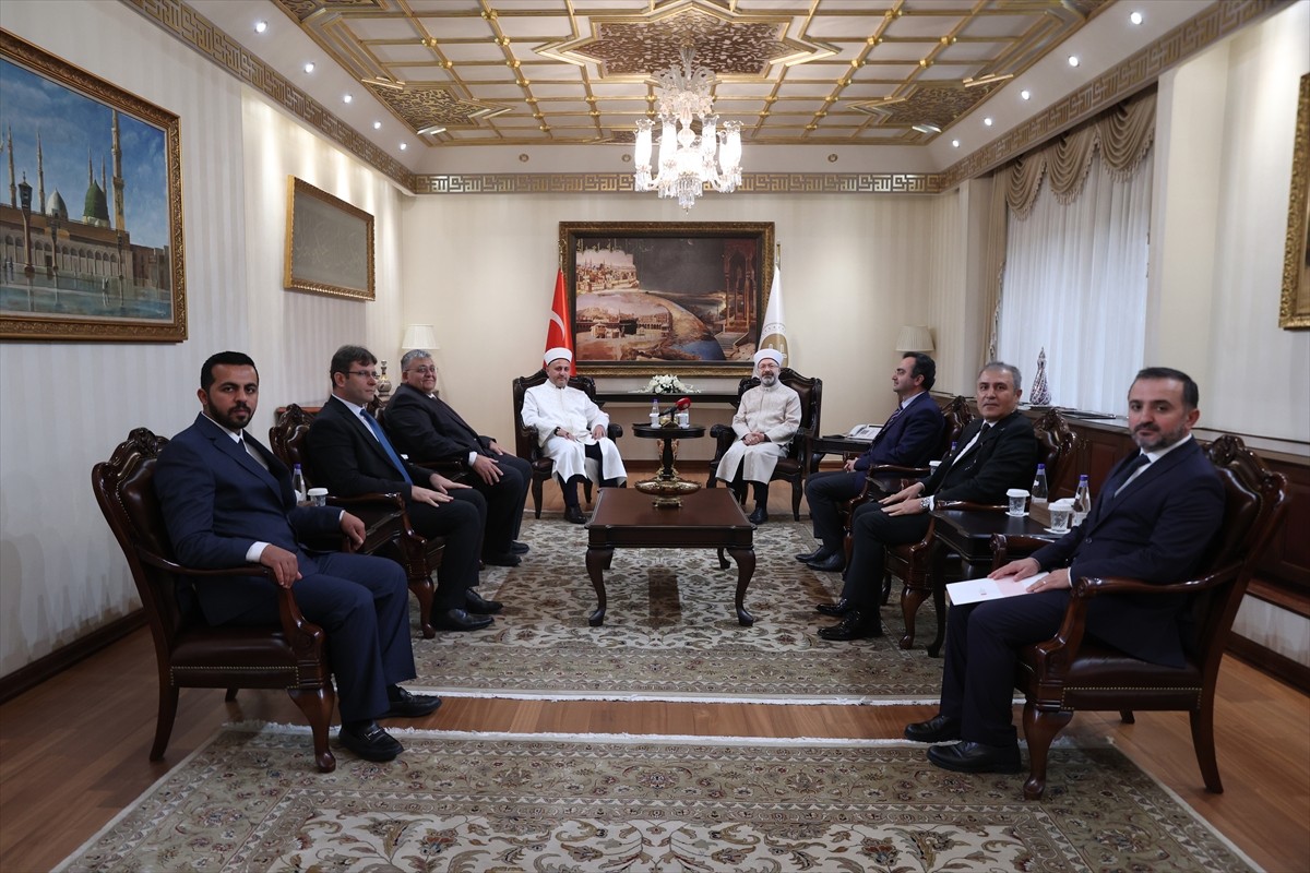 Diyanet İşleri Başkanı Ali Erbaş (ortada), KKTC Din İşleri Başkanı Hakan Moral'ı (solda) kabul...