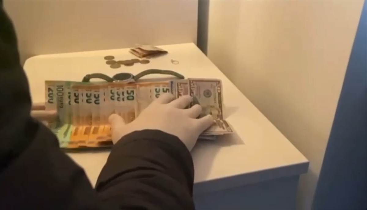 Edirne Cumhuriyet Başsavcılığı koordinesinde, Kapıkule Sınır Kapısı'nda görevli gümrük muhafaza...