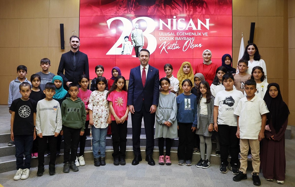 Enerji ve Tabii Kaynaklar Bakanı Alparslan Bayraktar, 23 Nisan Ulusal Egemenlik ve Çocuk Bayramı...