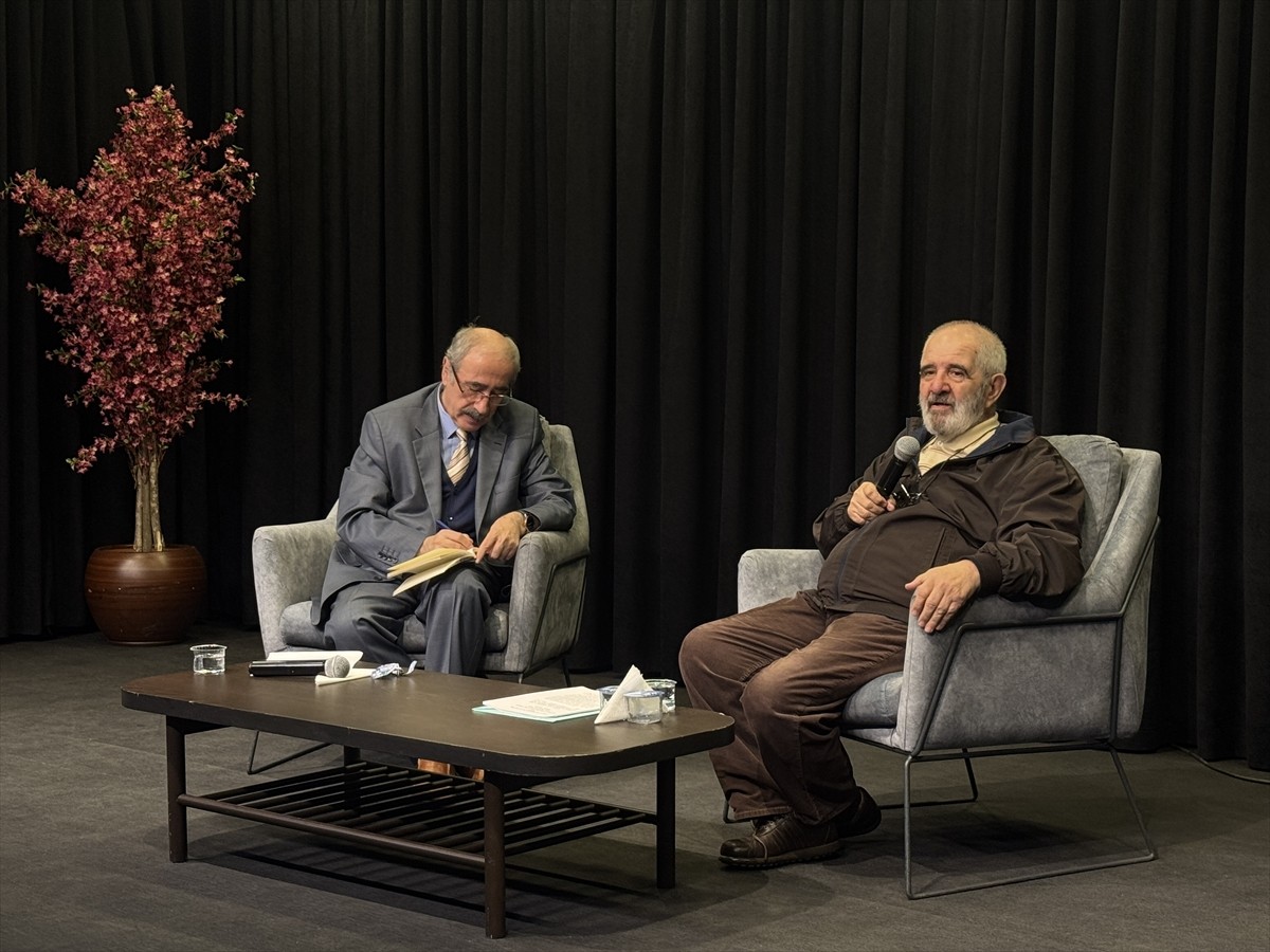 Esenler Belediyesi Kültür Müdürlüğünün aylık hazırladığı "Edebiyat Durağı" programlarının bu ayki...