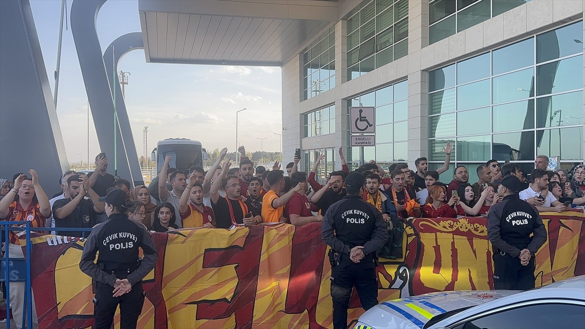 Galatasaray, Ziraat Türkiye Kupası yarı finalinde TÜMOSAN Konyaspor ile yapacağı maç için Konya'ya...