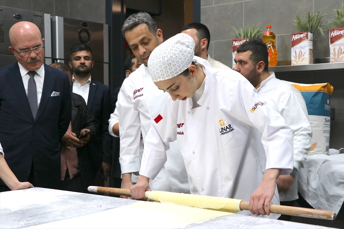Gaziantep'te baklava ustalarına ve işletme sahiplerine yönelik "Lezzet ve Ustalık Buluşması"...