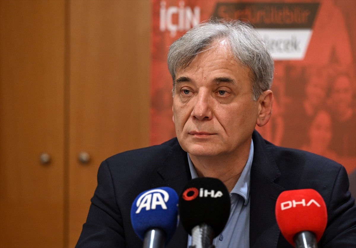 Gençlerbirliği Kulübünün olağan genel kurulu öncesi başkanlığa adaylığını açıklayan Murat Şamil...