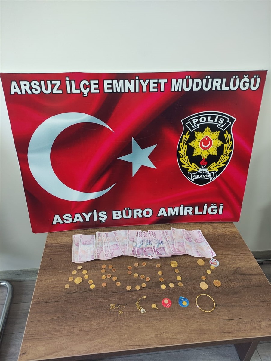 Hatay'ın Arsuz ilçesinde, iş yerinden para ve çeşitli ziynet eşyası çalan şüpheli gözaltına...