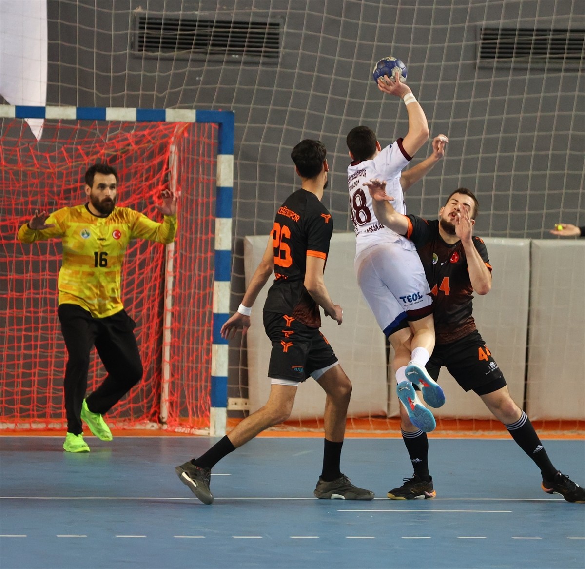 Hentbol Erkekler Süper Lig'in 22. haftasında Trabzon Büyükşehir Belediyespor ile Köyceğiz...