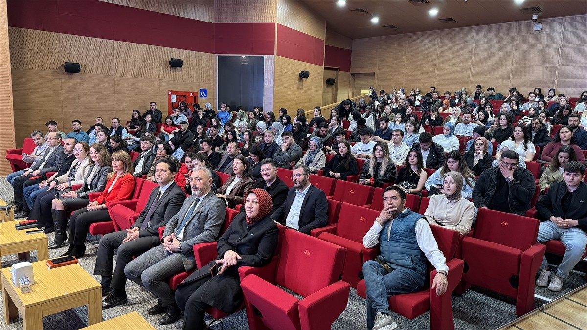 Hitit Üniversitesince düzenlenen "11. Hitit Öğrenci Kongresi" başladı.