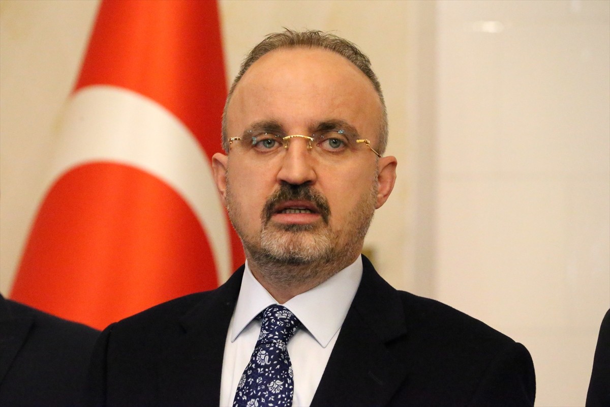 İçişleri Bakan Yardımcısı Bülent Turan, Kars ziyareti kapsamında, Vali Ziya Polat'ı makamında...