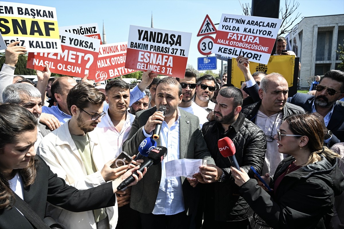 İETT'ye bağlı özel halk otobüsü sahipleri, İstanbul Büyükşehir Belediyesinden (İBB) ödemelerini...
