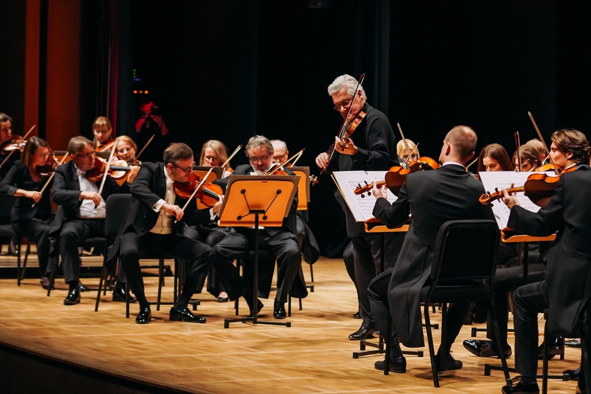 İki Grammy ödülü, 100'ü aşkın albüm kaydı ve 50 yılı aşan sahne kariyeriyle klasik müziğin yaşayan...