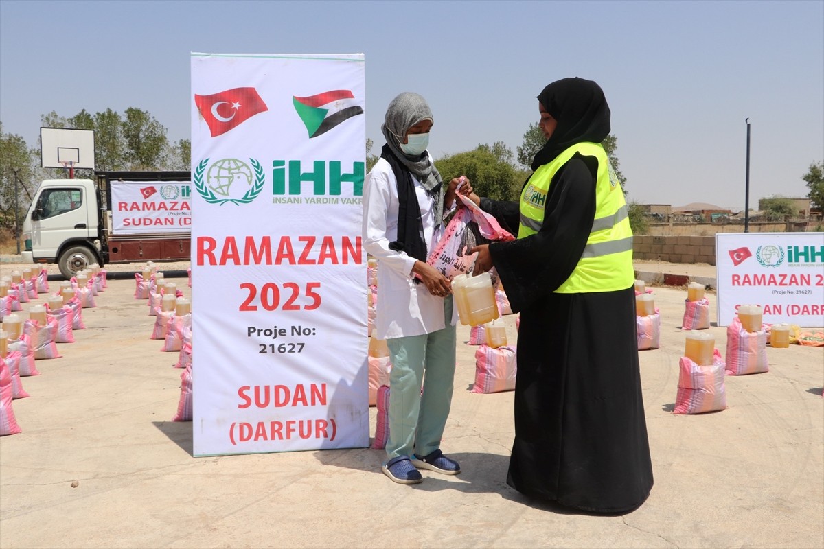 İnsan Hak ve Hürriyetleri (İHH) İnsani Yardım Vakfı, bu yıl ramazan çalışmaları kapsamında Türkiye...