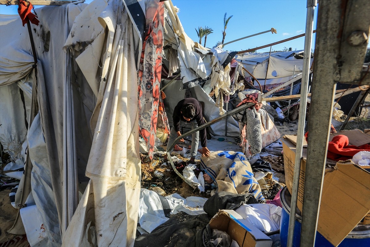 İsrail ordusunun Gazze Şeridi'nin güneyinde yer alan Han Yunus kentindeki El-Mevasi bölgesinde...
