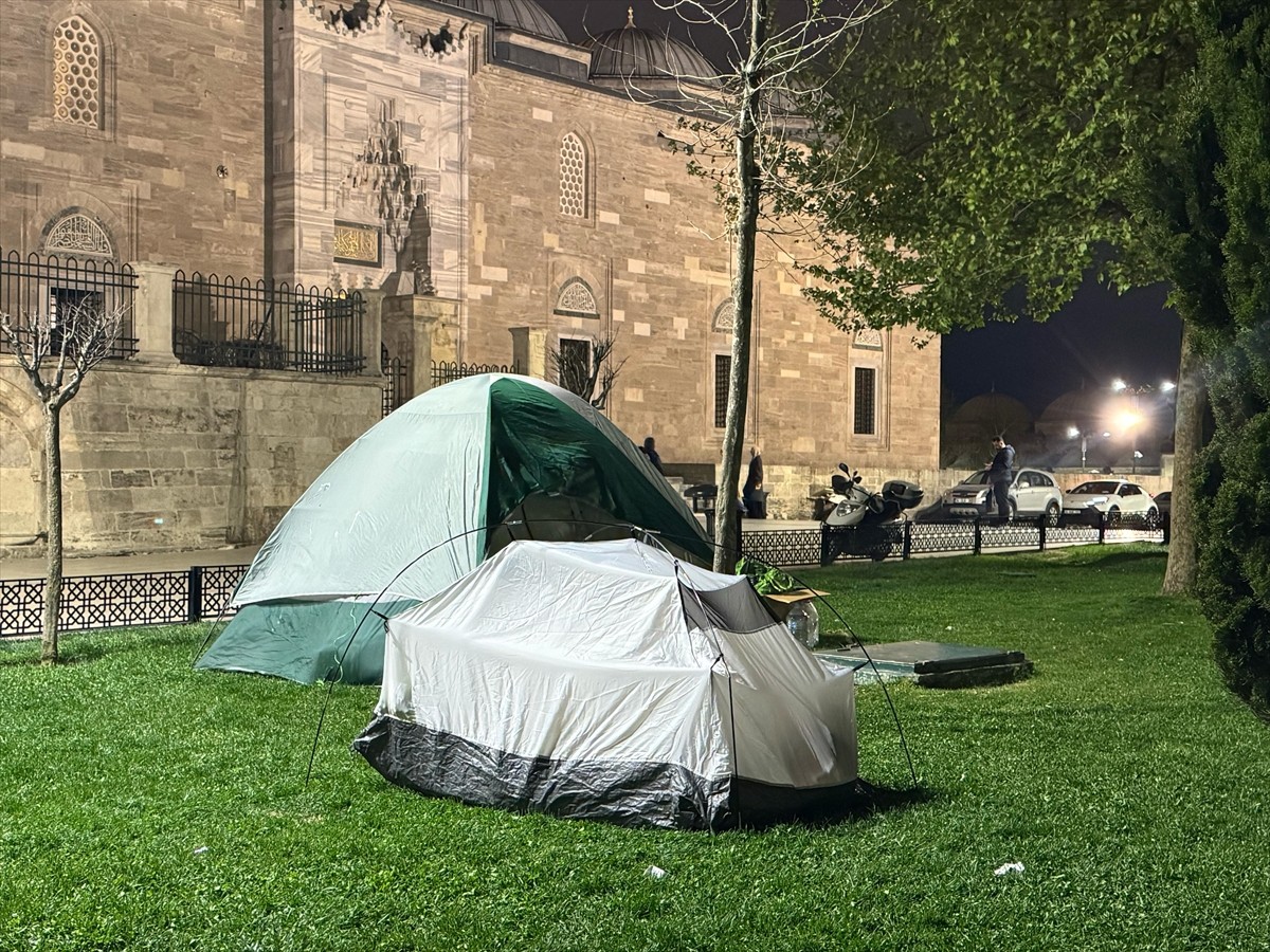 İstanbul'da merkez üssü Marmara Denizi Silivri açıkları olan 6,2 büyüklüğündeki depremin ardından...