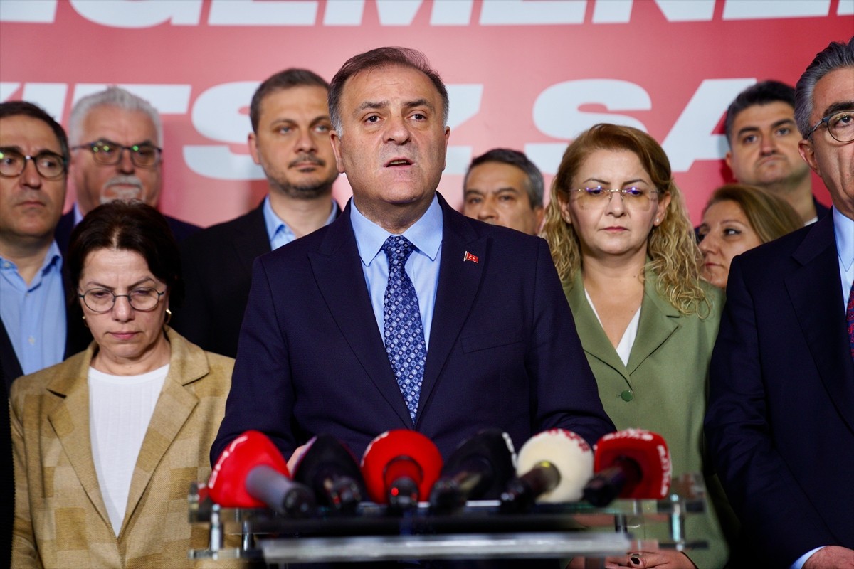 İstanbul Büyükşehir Belediyesi (İBB) Başkanvekili Nuri Aslan, İBB'nin Saraçhane'deki binasında...