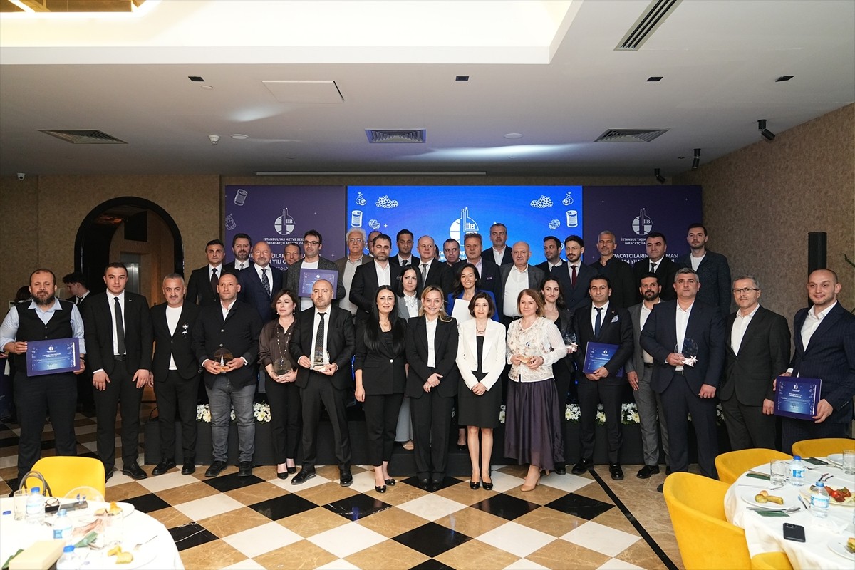 İstanbul Yaş Meyve Sebze İhracatçıları Birliği (İYMSİB), 2024 yılında yaptıkları ihracatla ülke...