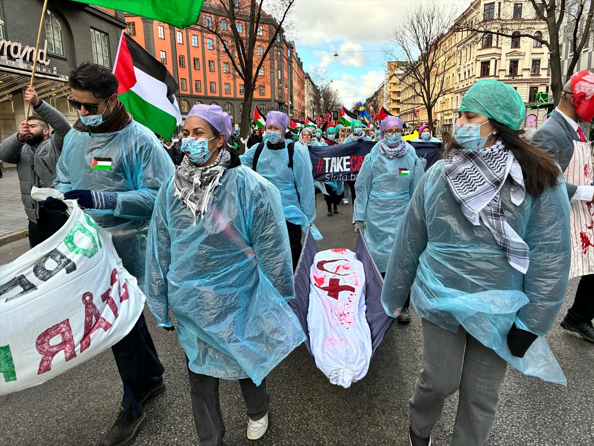 İsveç'in başkenti Stockholm'de, ABD Başkanı Donald Trump'ın Filistinlilerin Gazze'den zorla...