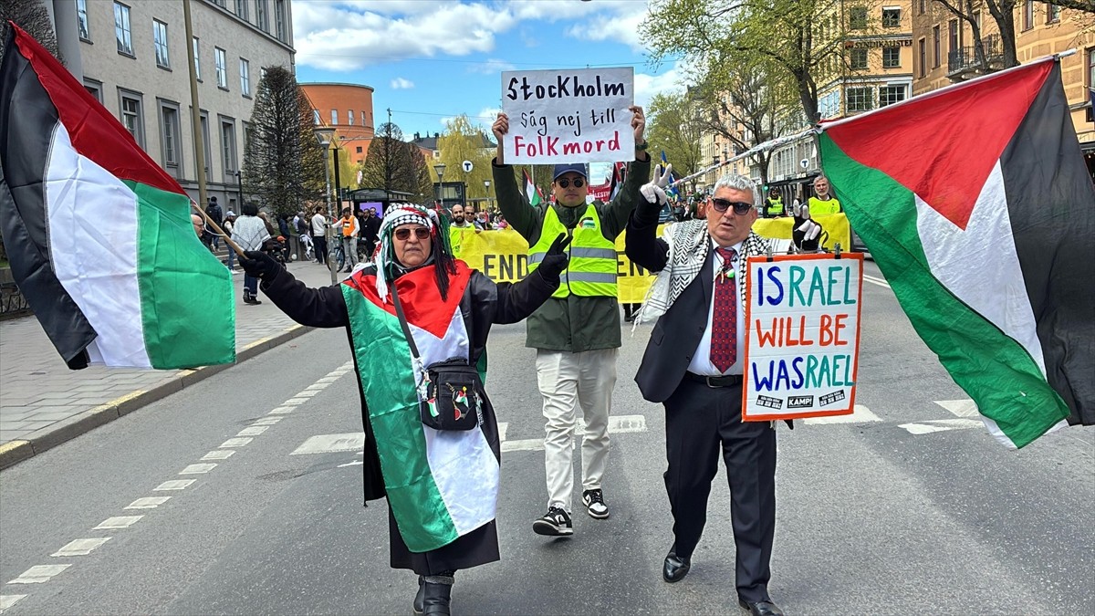 İsveç'in başkenti Stockholm'de İsrail'in ateşkesi bozarak Gazze Şeridi'ne yönelik saldırılarına...