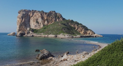 İzmir’de sır perdesi: Ayaklarınızla üstünde yürüyeceğiniz deniz bulundu