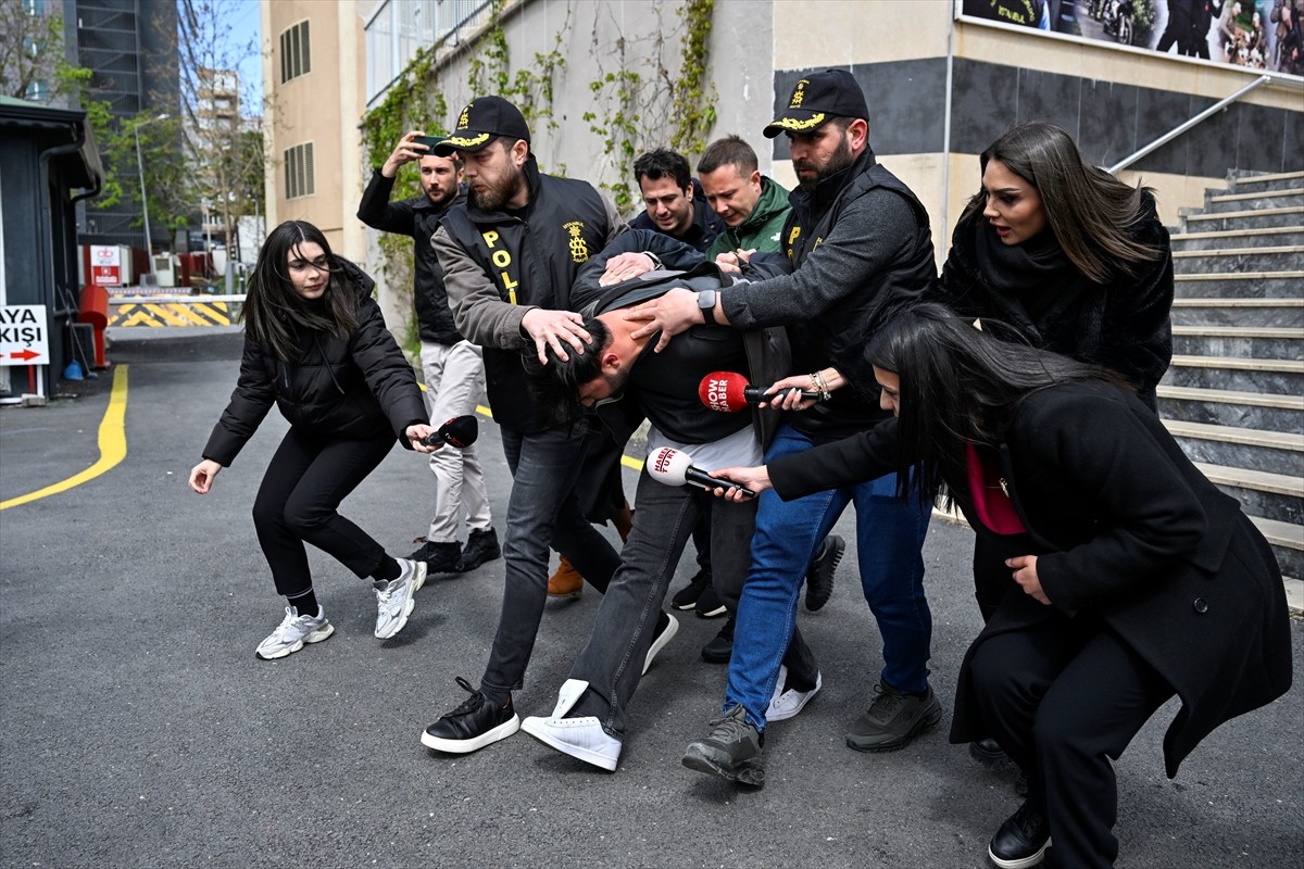 Kadıköy'de 15 yaşındaki Mattia Ahmet Minguzzi'nin bıçaklanarak öldürülmesine ilişkin sosyal...