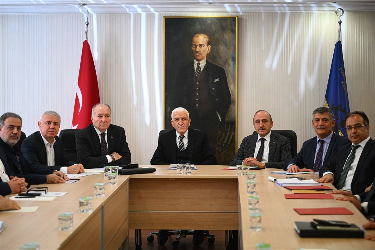 Kamuda yaklaşık 600 bin işçinin ücret artışının belirleneceği Kamu Toplu İş Sözleşmeleri Çerçeve...