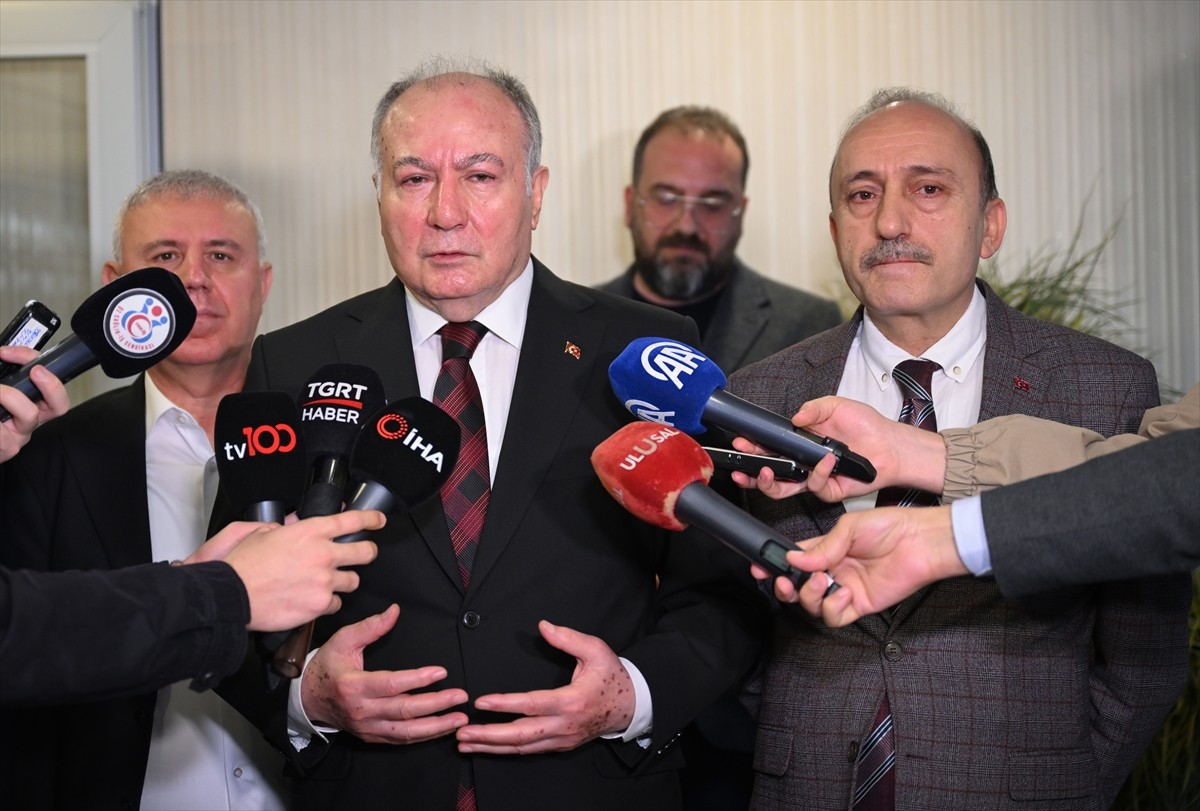 Kamuda yaklaşık 600 bin işçinin ücret artışının belirleneceği Kamu Toplu İş Sözleşmeleri Çerçeve...