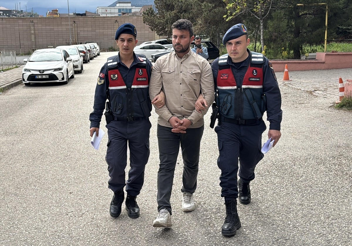 Karabük'te 4 kişinin öldüğü, 1 kişinin ağır yaralandığı trafik kazasına karışan tırın sürücüsü...