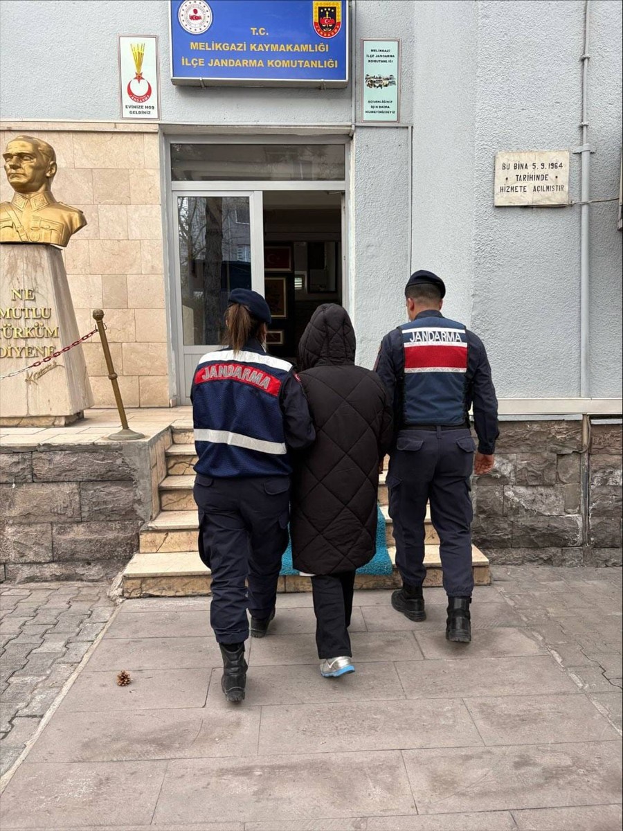 Kayseri'de, hakkında 19 yıl 7 ay 21 gün kesinleşmiş hapis cezası bulunan firari yakalandı.