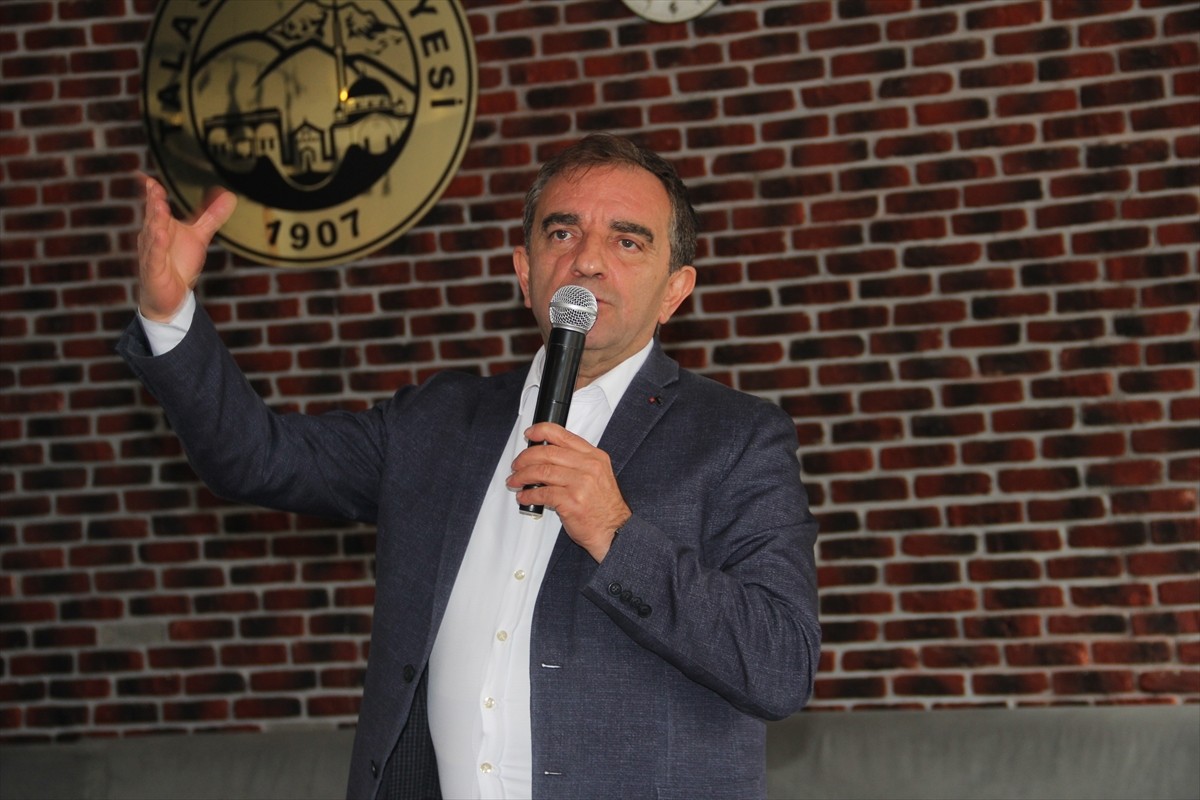 Kayseri Talas Belediyesi ev sahipliğinde Erciyes Üniversitesi (ERÜ) Kurumsal İletişim...