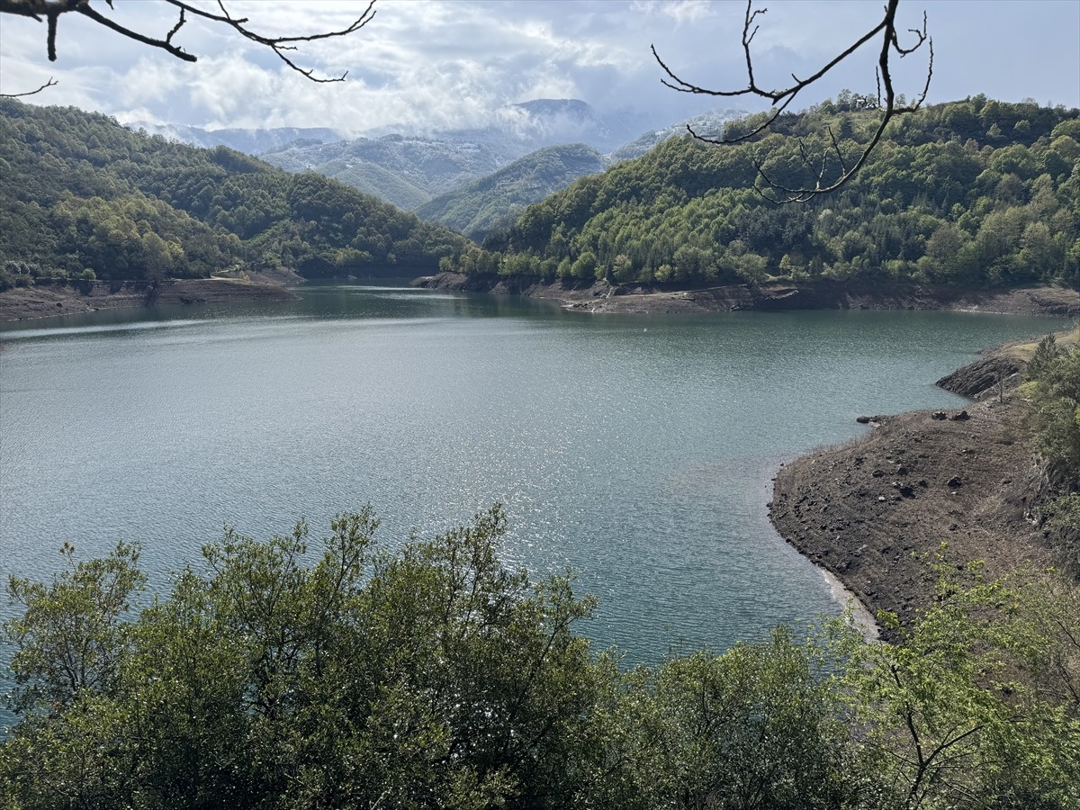 Kocaeli'de eriyen kar suları, kentin içme suyu ihtiyacının büyük kısmını karşılayan Yuvacık...
