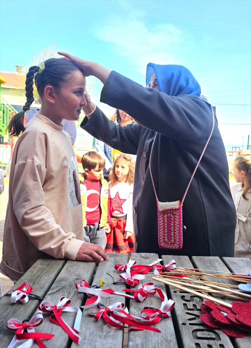 Kocaeli'nin Karamürsel ilçesinde huzurevi sakinleri, 23 Nisan Ulusal Egemenlik ve Çocuk Bayramı...