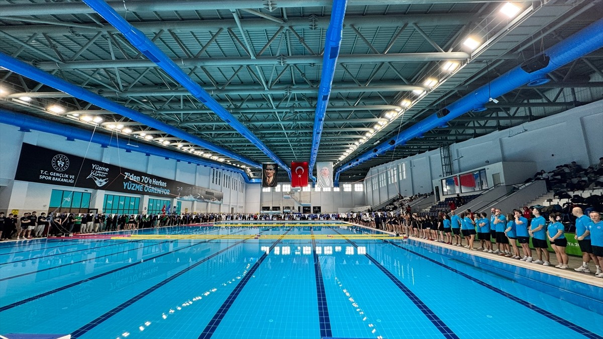 Konya'da, milli takım seçmeleri için düzenlenen Sualtı Hokeyi 24 Yaş Altı ve 17 Yaş Altı Türkiye...