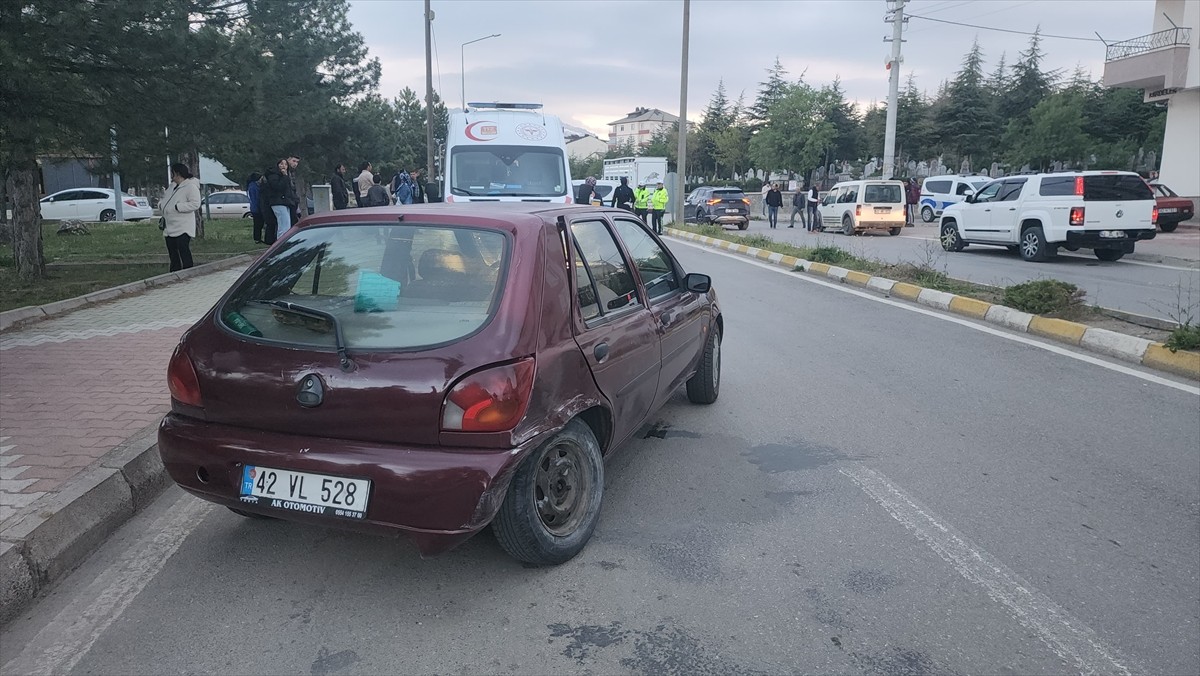 Konya'nın Seydişehir ilçesinde meydana gelen trafik kazasında bir çift ile oğulları yaralandı....