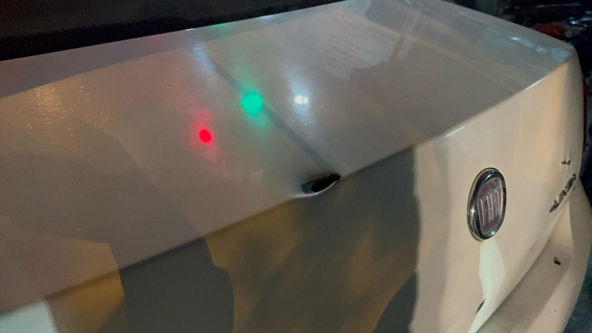 Küçükçekmece'de kimliği belirsiz şüphelilerce iş yerine silahla ateş açıldı. Saldırıda yaralanan...