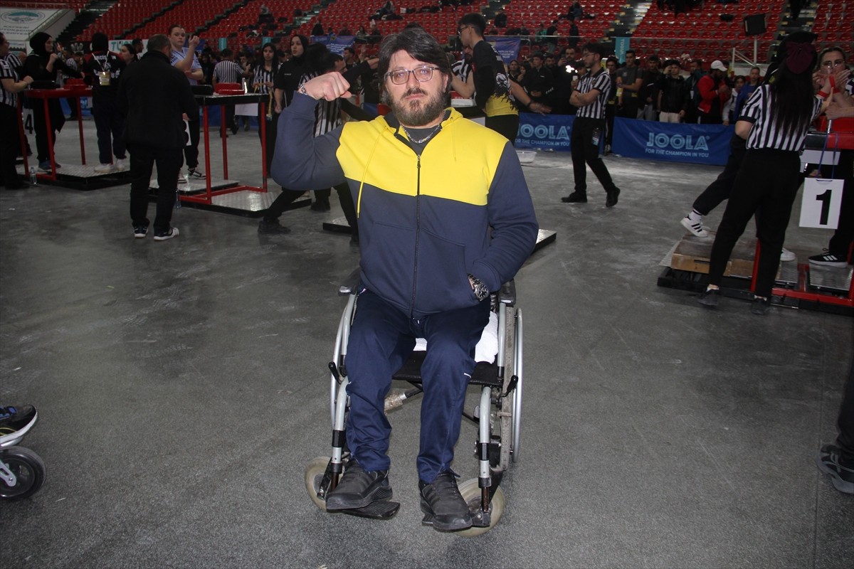 Memleketi Erzurum’da “Avatar” lakabıyla tanınan 47 yaşındaki bedensel engelli sporcu Gökhan Seven...