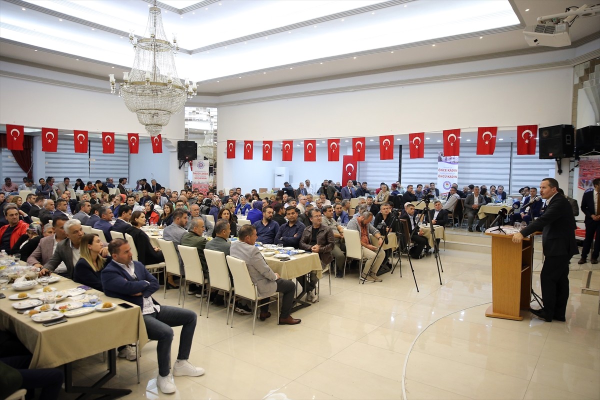 Memur-Sen Genel Başkanı Ali Yalçın, sendikanın Muğla Şubesince Menteşe ilçesinde düzenlenen...