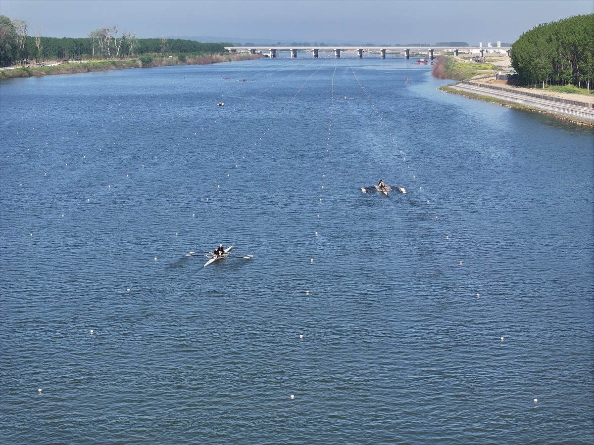 Meriç Nehri Parkuru'nda düzenlenecek Uluslararası Meriç Kürek Yarışları'nda madalya mücadelesi...