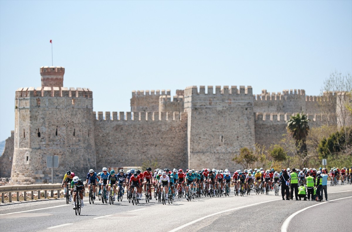 Mersin Büyükşehir Belediyesi tarafından 7. kez organize edilen Mersin Uluslararası Bisiklet Turu...