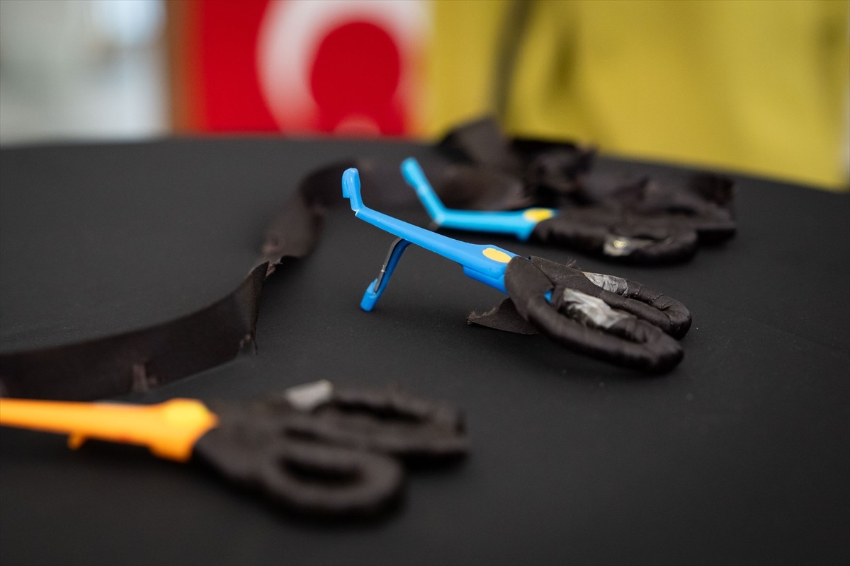 Milli Eğitim Vakfı (MEV) Gökkuşağı Özel Eğitim Okulu'nda öğrenim gören öğrencilerin, Gazze'de...