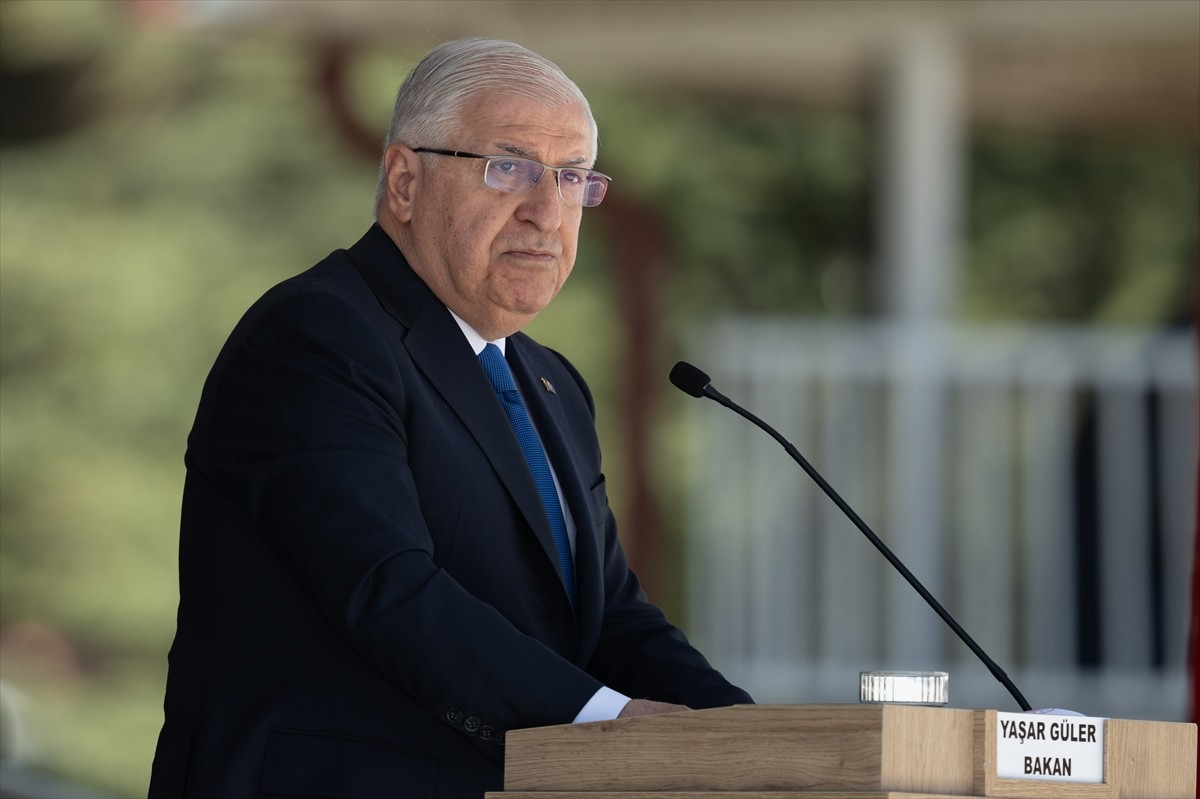 Milli Savunma Bakanı Yaşar Güler, Isparta'daki 40'ıncı Komando Eğitim Tugay Komutanlığı'nda...