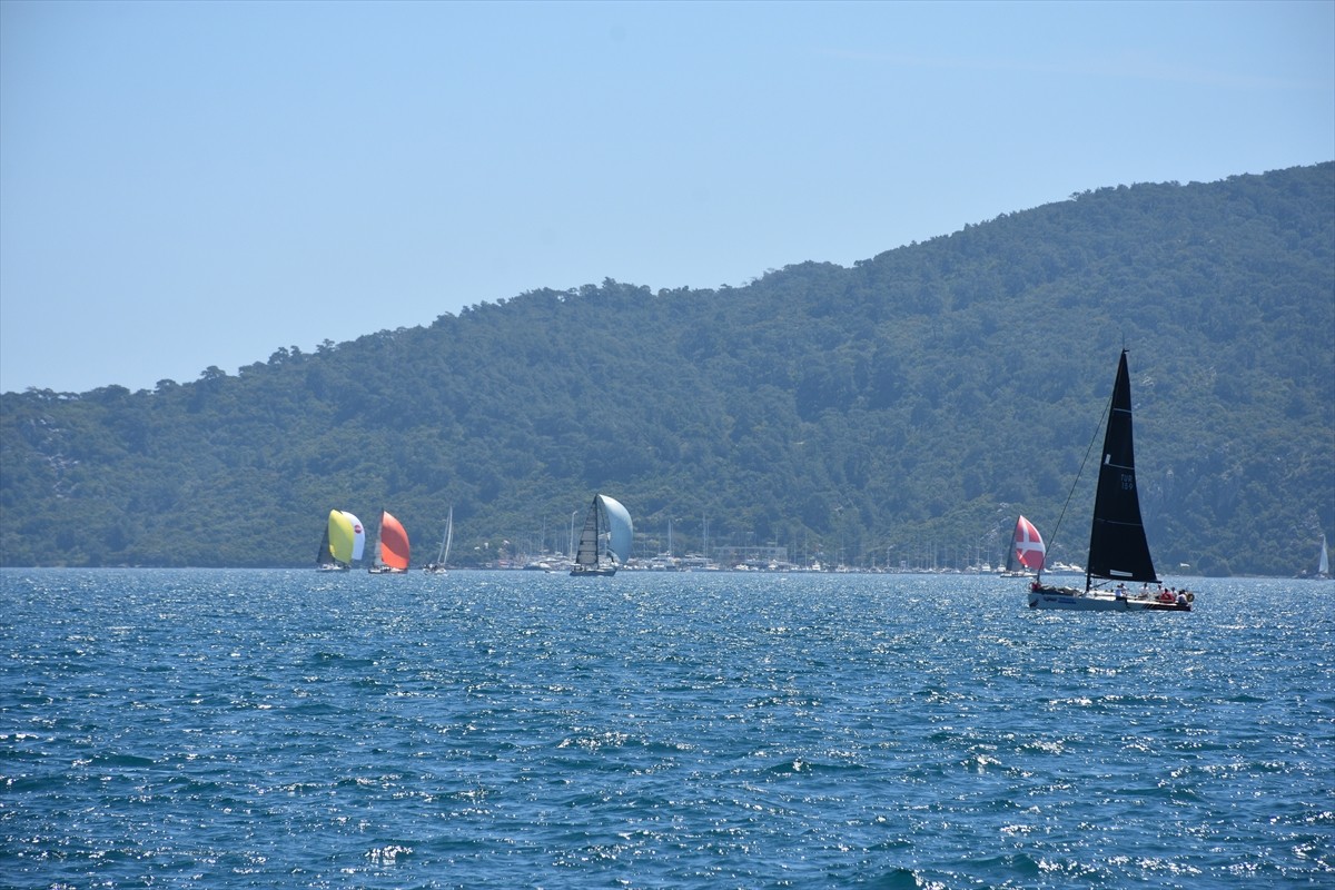 Muğla'nın Marmaris ilçesinde 16'ncısı düzenlenen Marmaris MIYC Kış Trofesi Yat Yarışları'nın 6....