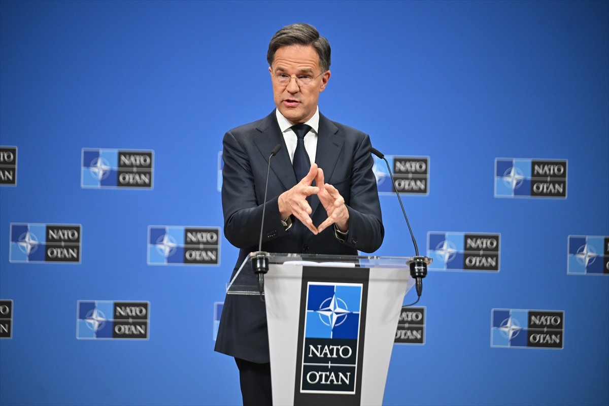 NATO Genel Sekreteri Mark Rutte, Brüksel'deki karargahta yapılan NATO Dışişleri Bakanları...